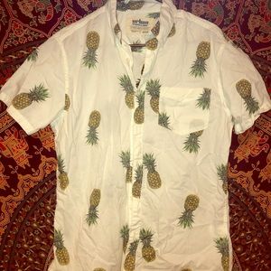 Men’s Urban Pipeline Pineapple Button Up - Size M